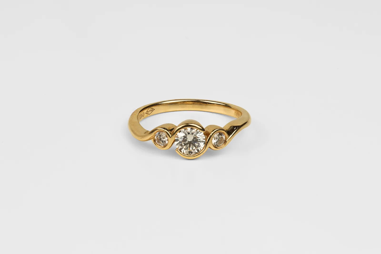 Natural Diamond Trilogy Ring in 18ct Yellow Gold