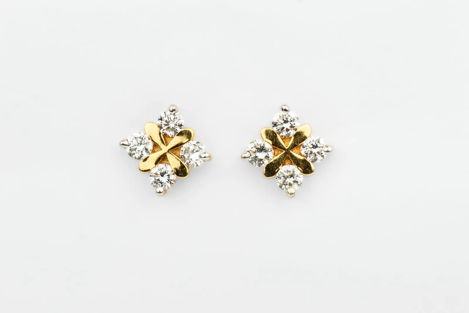 Lab Diamond Stud Cluster Earrings in 9ct Yellow Gold