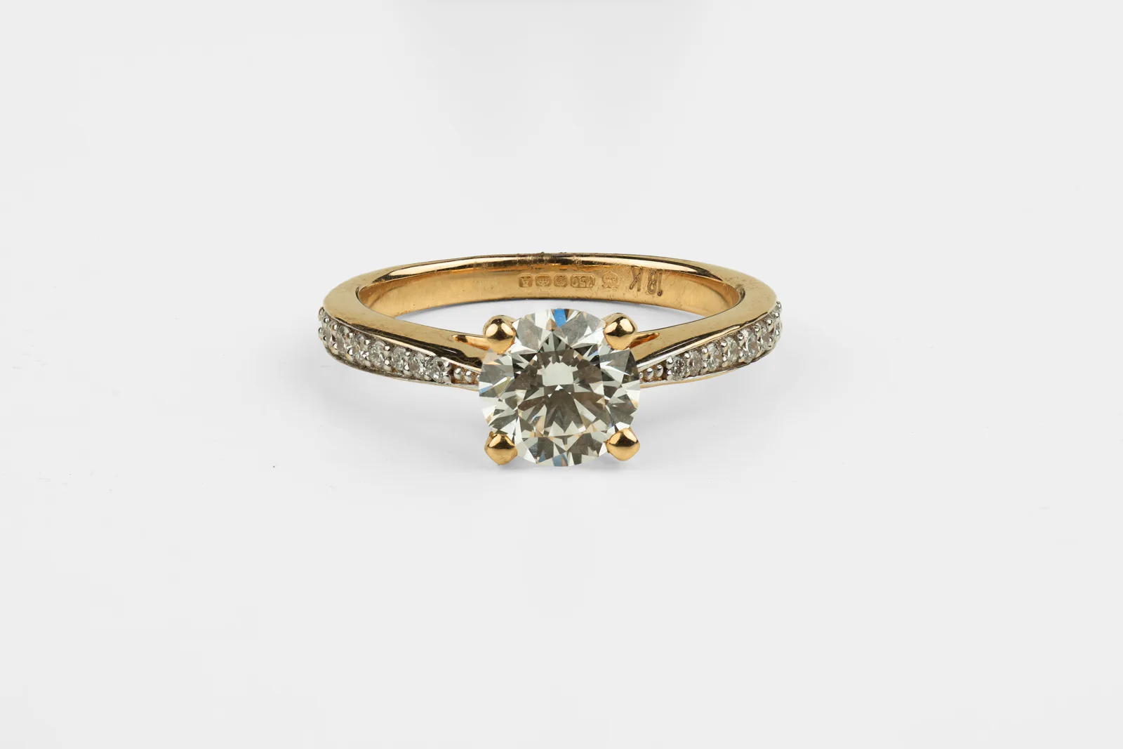 Lab diamond Solitaire Ring in 18ct Yellow Gold