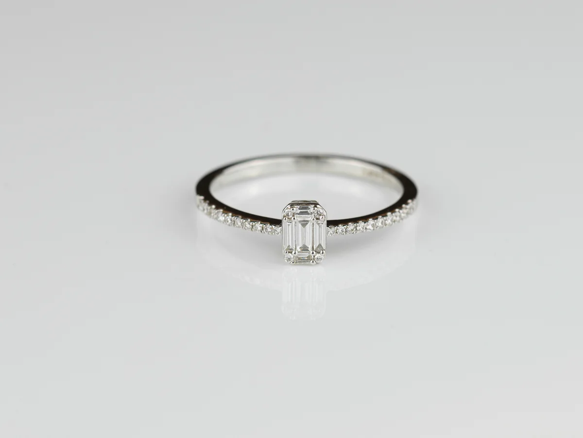 Dismond Solitaire Ring in Diamond