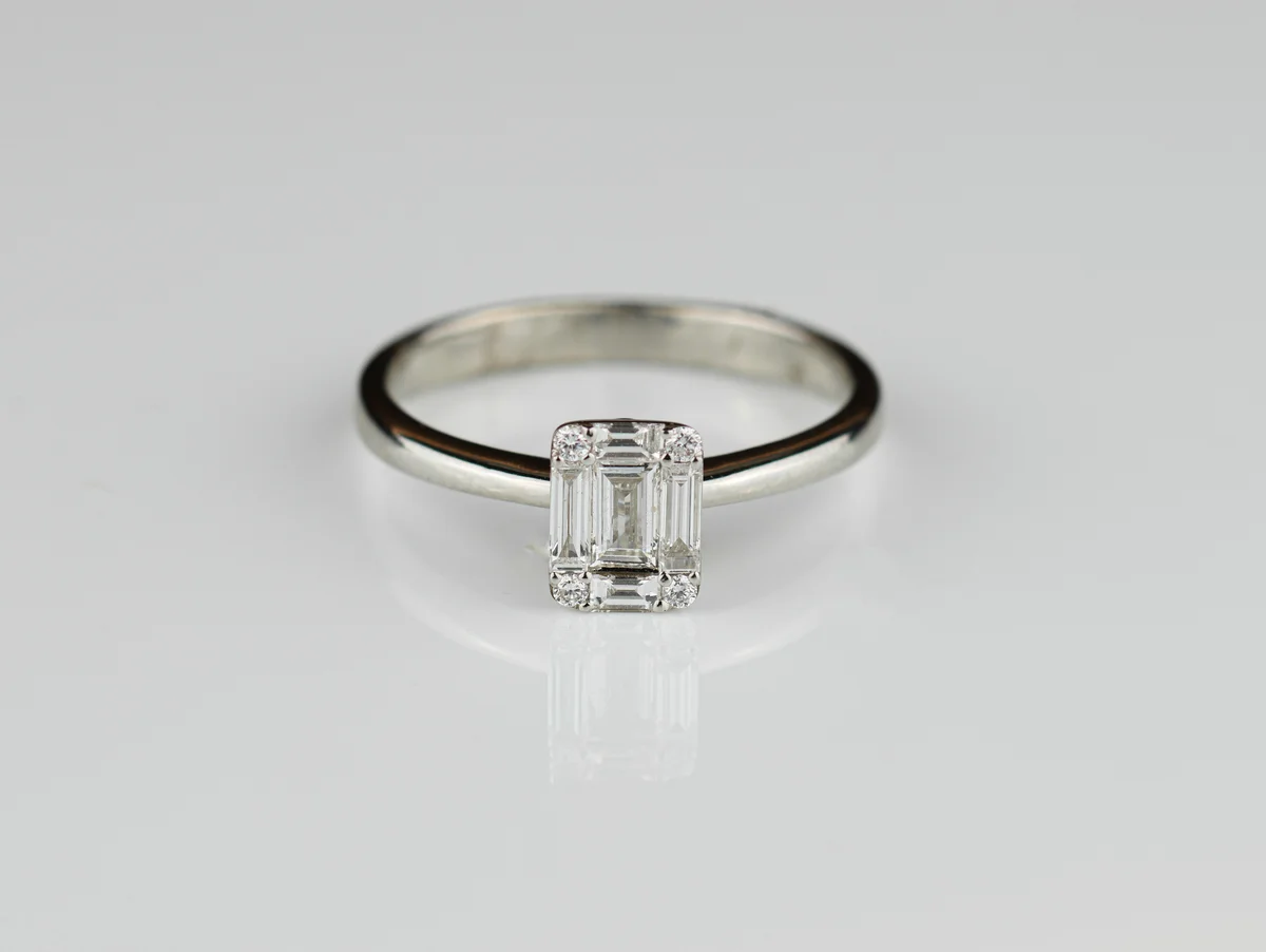 Diamond Solitaire Ring in 18ct White Gold