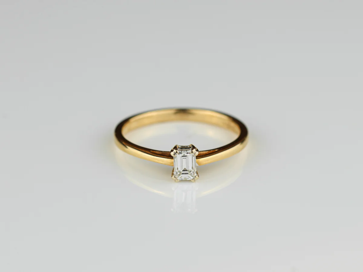 Diamond Solitaire Ring in 18ct Yellow Gold