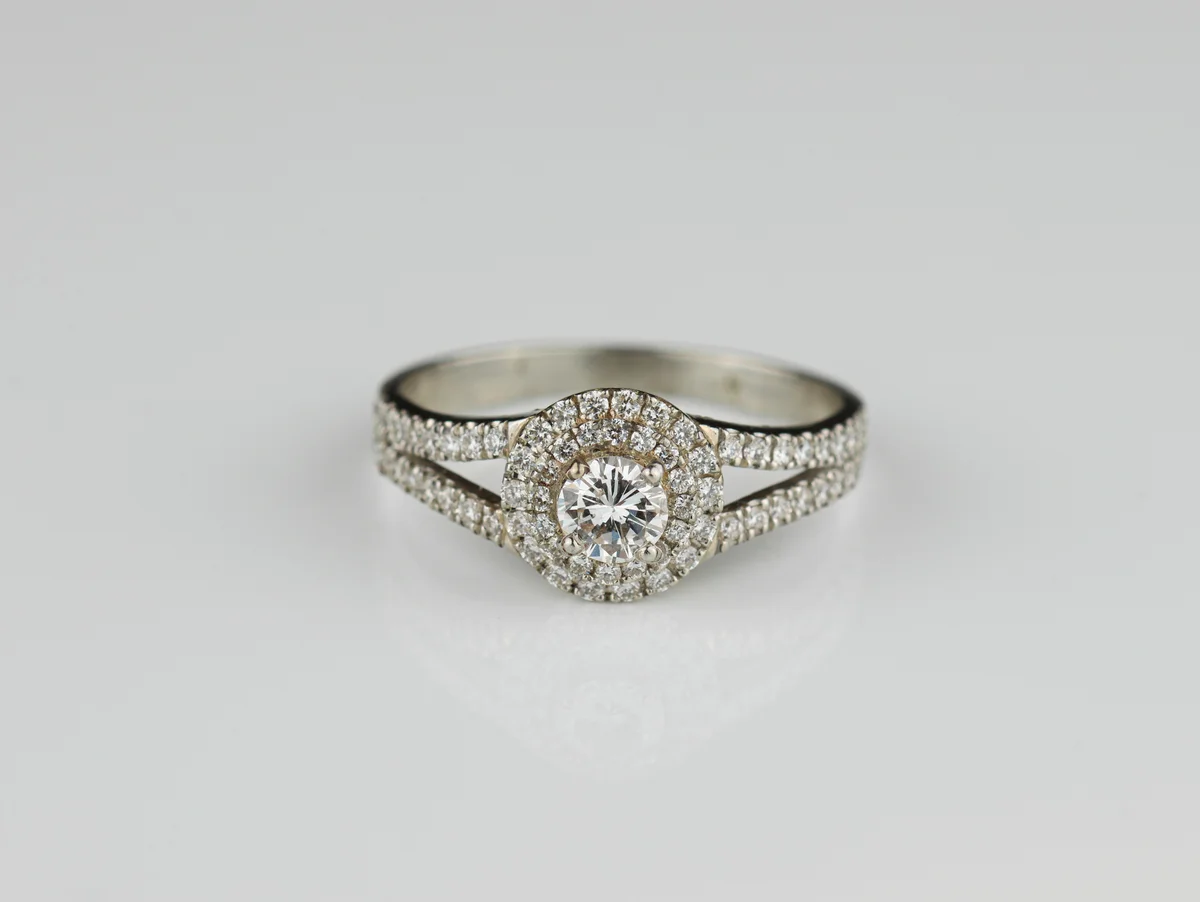 Diamond Halo Ring in Platinum
