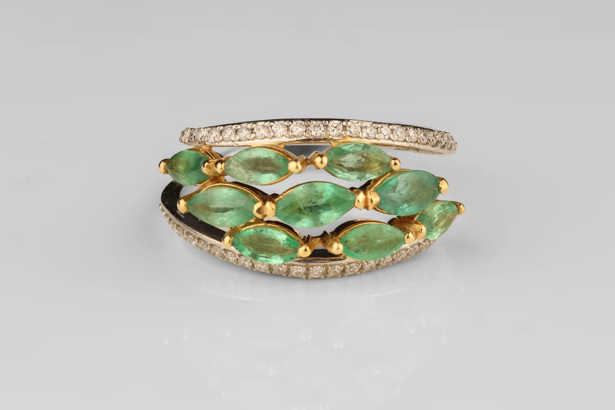 Emerald Cross Over Ring in 18ct White Gold
