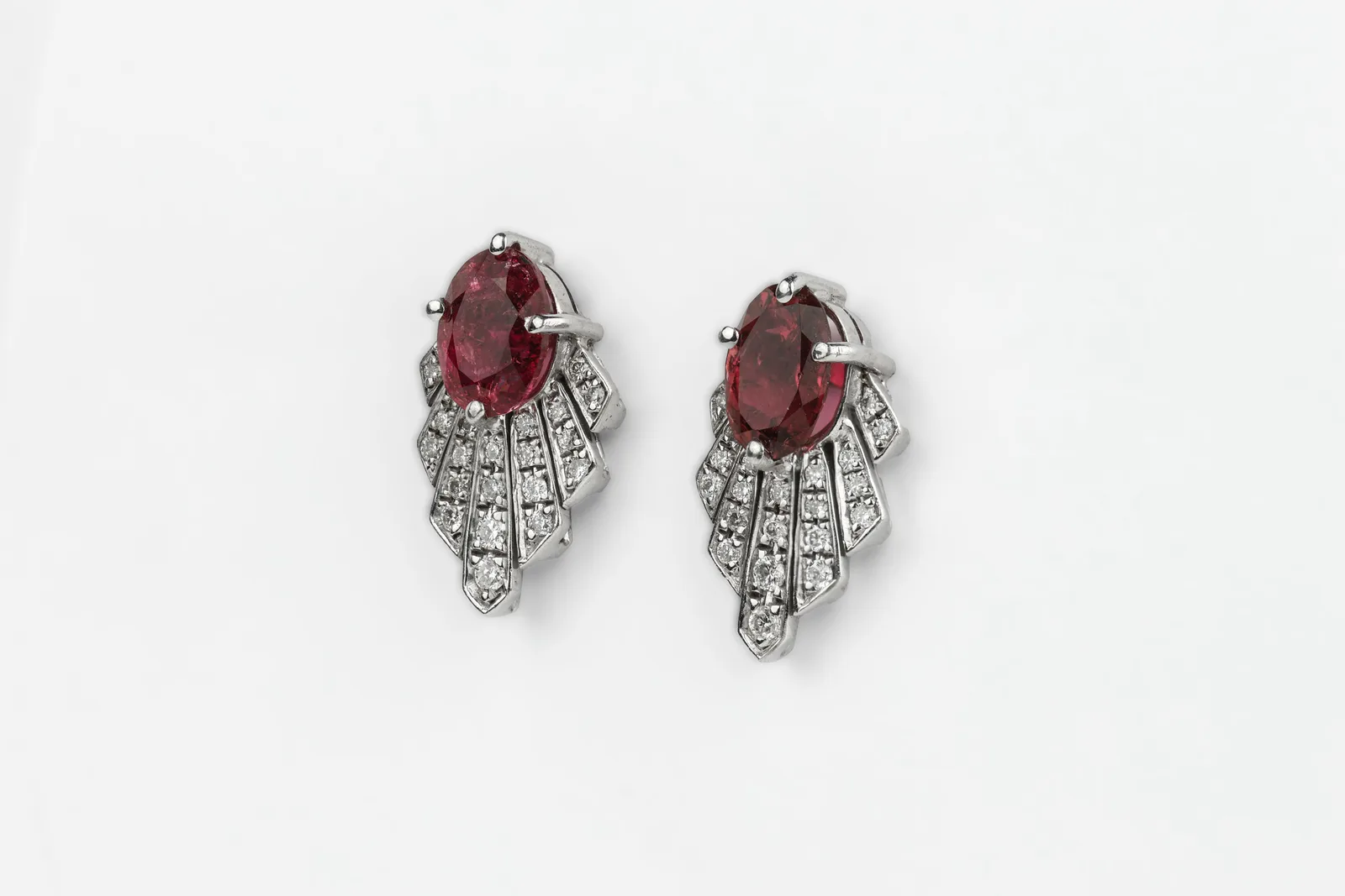 Spinel Drop Earrings Vintage Earrings in 18ct White Gold
